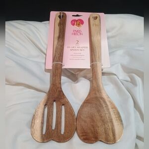 New Paris Hilton Heart Shaped Wooden Spoon 2 Set - Natural Wood